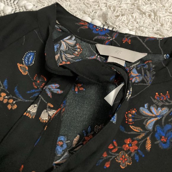 Black Print Dress with Neck Tie - Picture 3 of 3